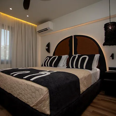 Hotel Cápsula Kleopatra & Gjirokastër