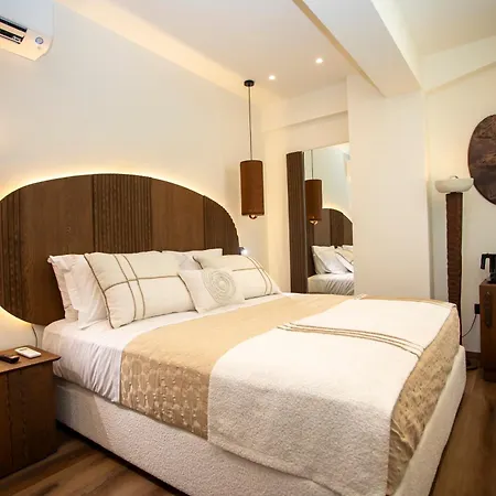 Hotel Cápsula Kleopatra & Gjirokastër